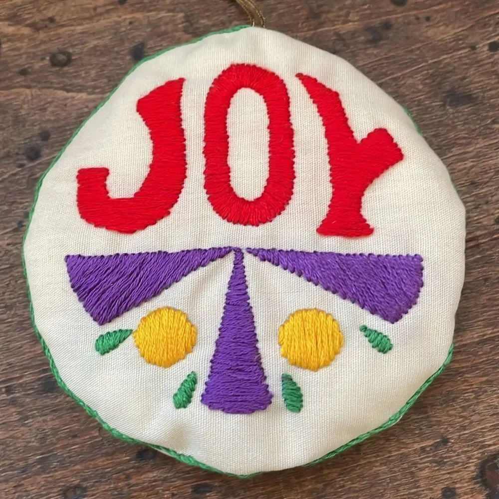 2 Vtg cloth stuffed‎ embroidered Christmas tree ornaments